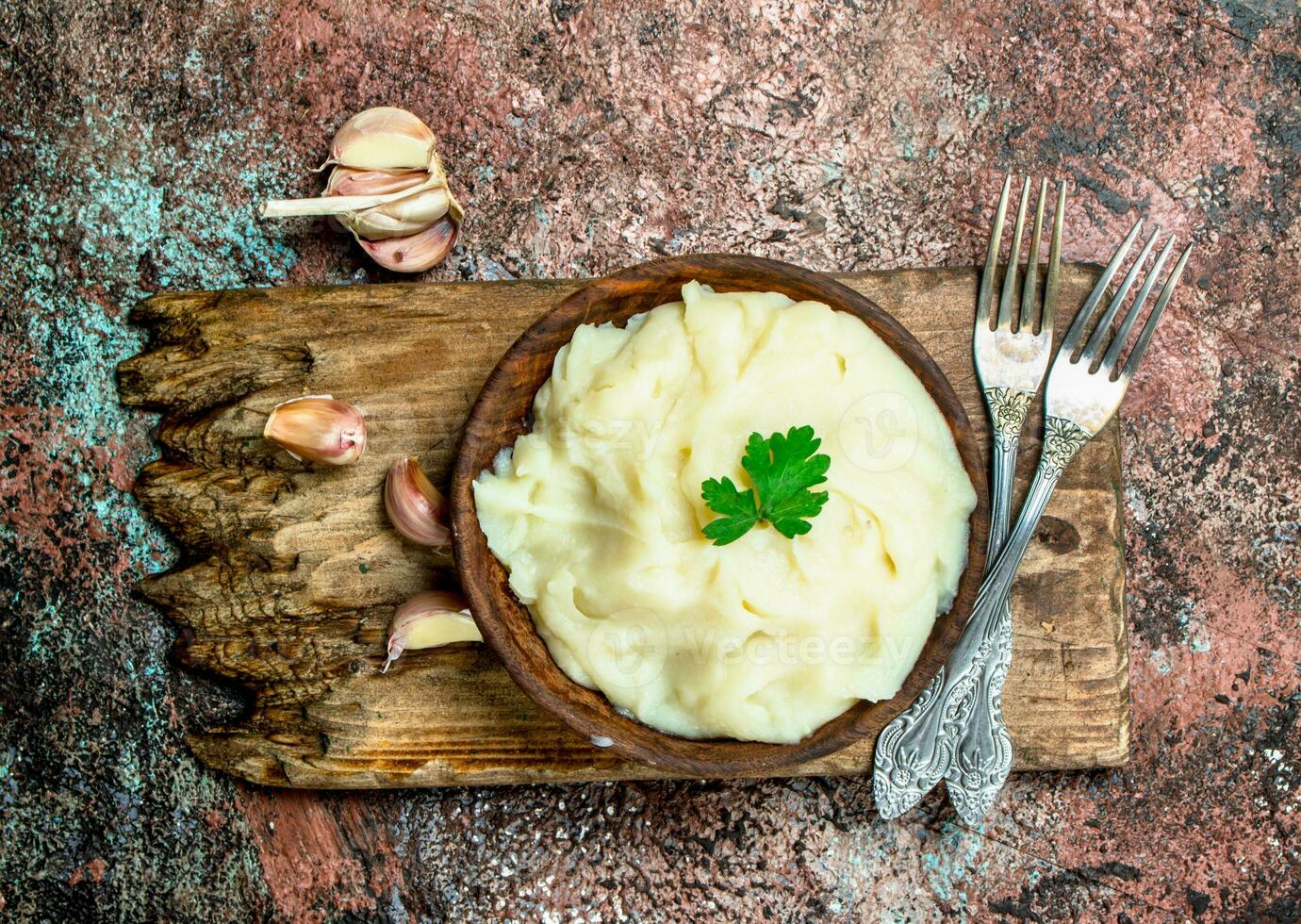 Mashed potatoes in a bowl. photo
