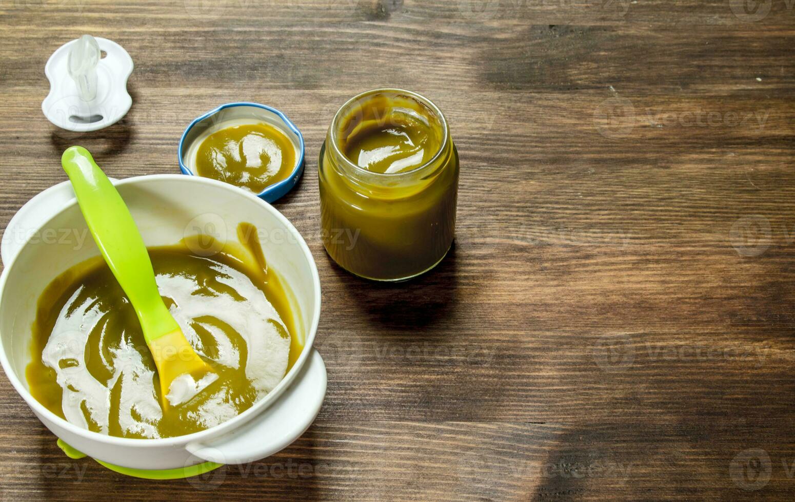 Baby food. Baby puree from broccoli. photo