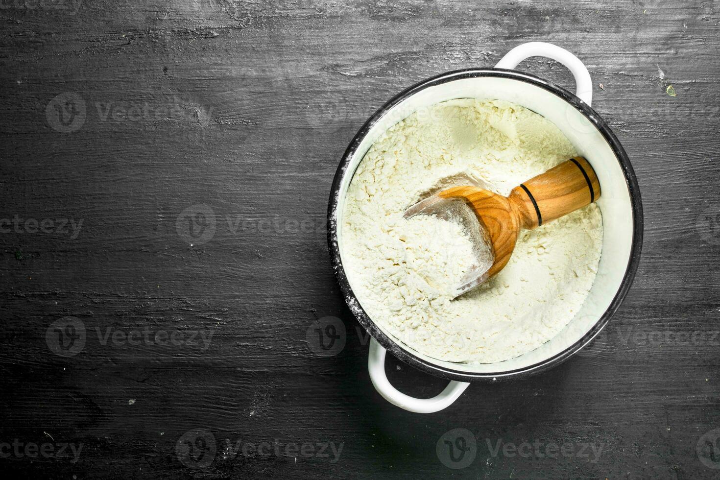 Flour in a saucepan. photo
