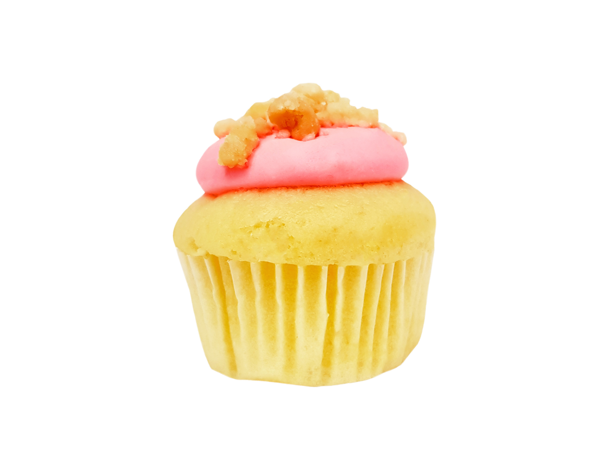 Cupcake with strawberry cream and brown sugar topping isolated on transparent background with clipping path or make selection. Fresh bakery baked. png transparency