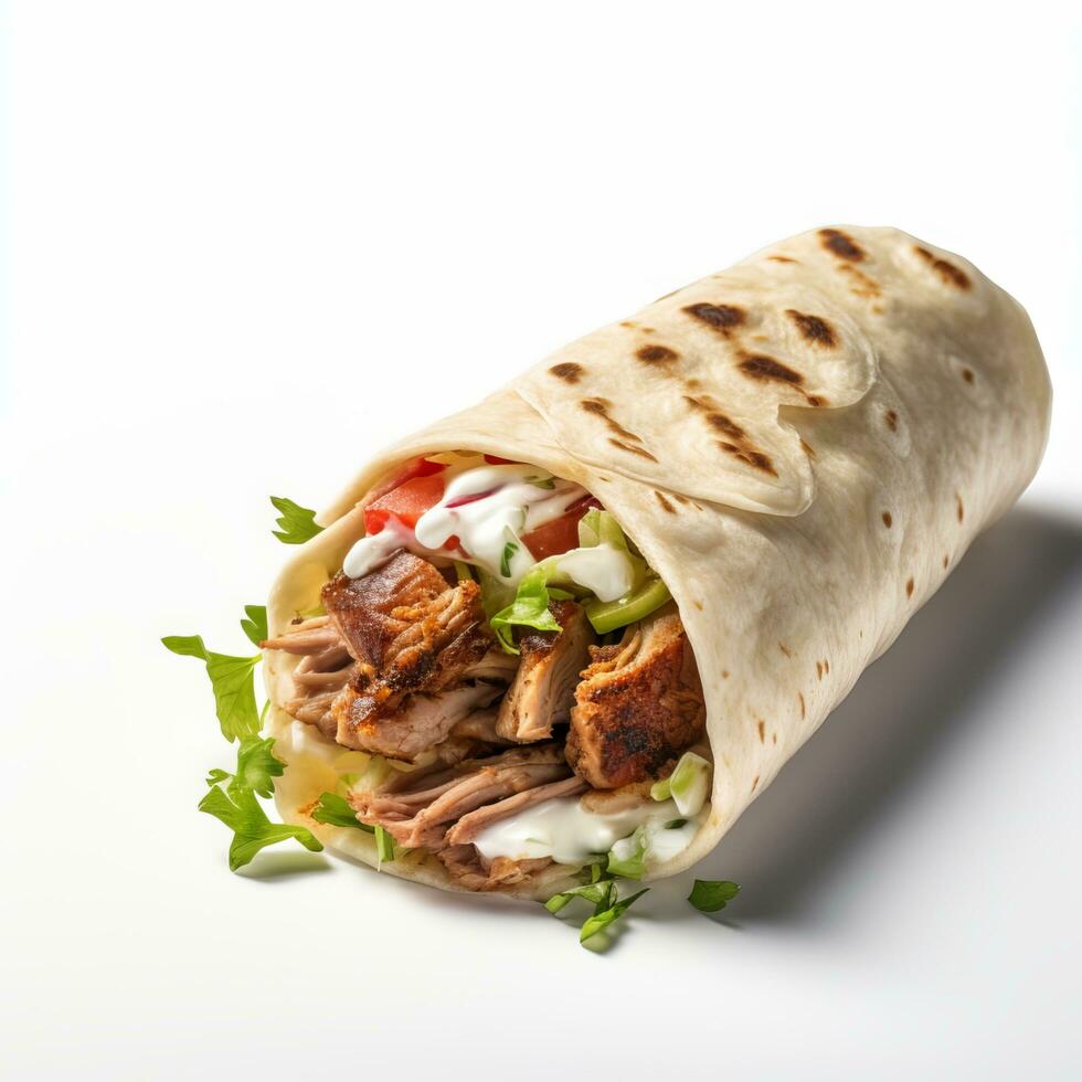 shawarma con carne y vegetales en un blanco antecedentes foto