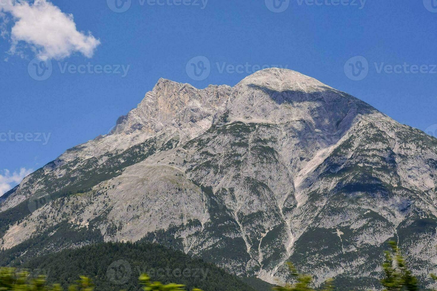 vista panorámica de la montaña foto