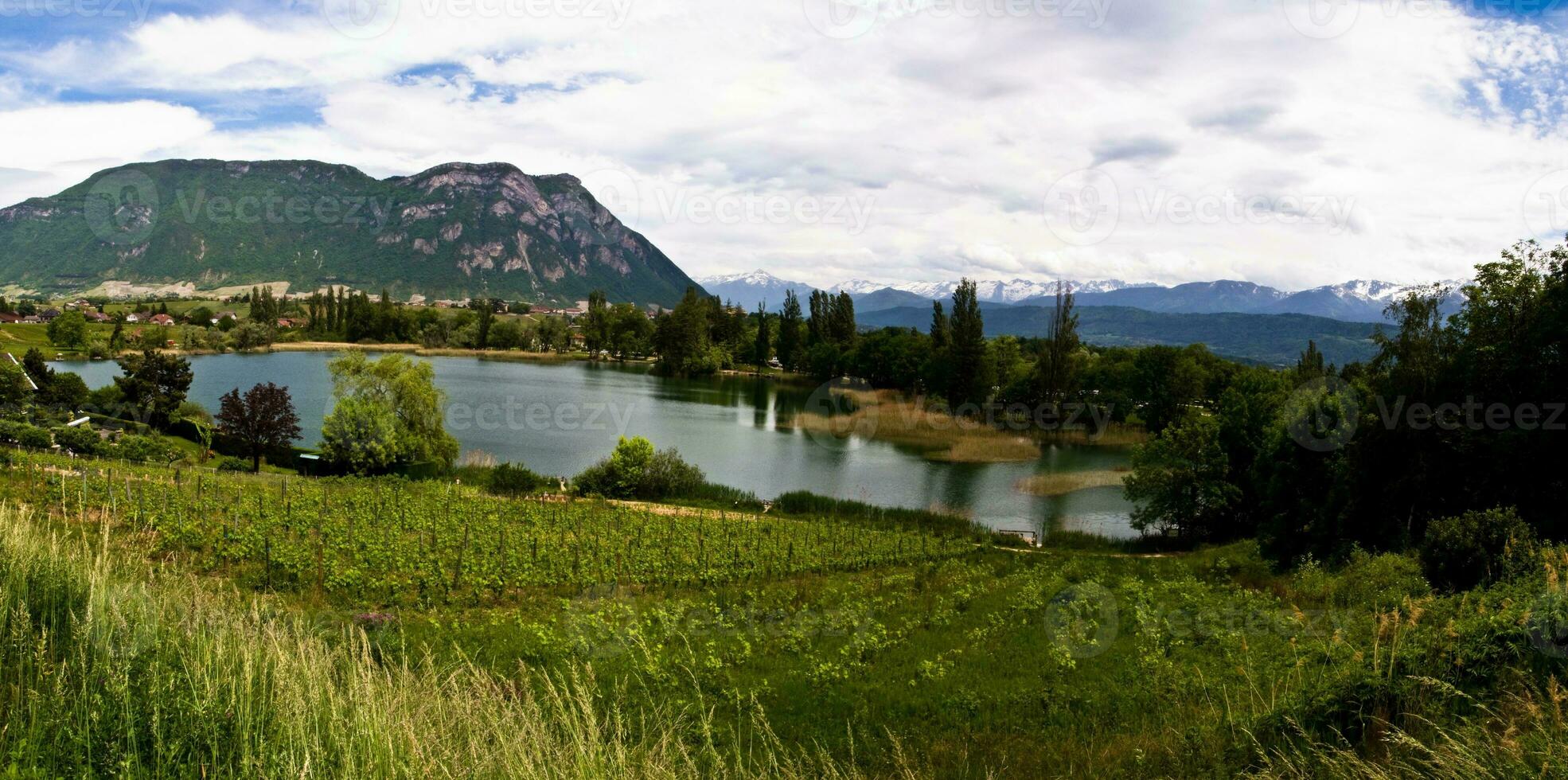 serenidad a lago Santo andré, saboya, Francia. foto