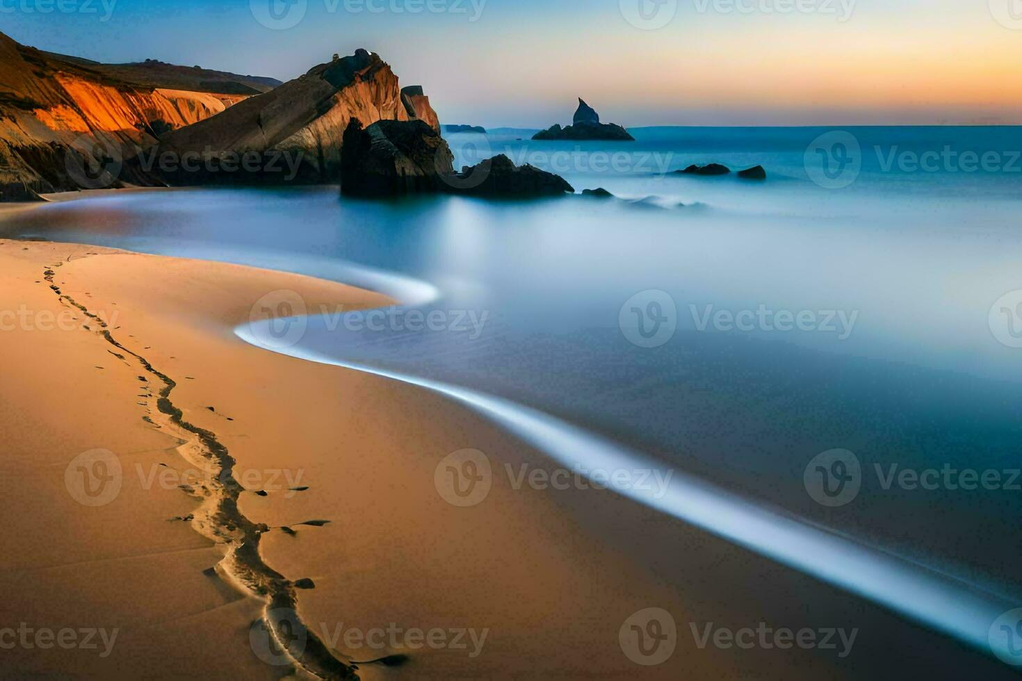 el playa a puesta de sol con huellas en el arena. generado por ai foto