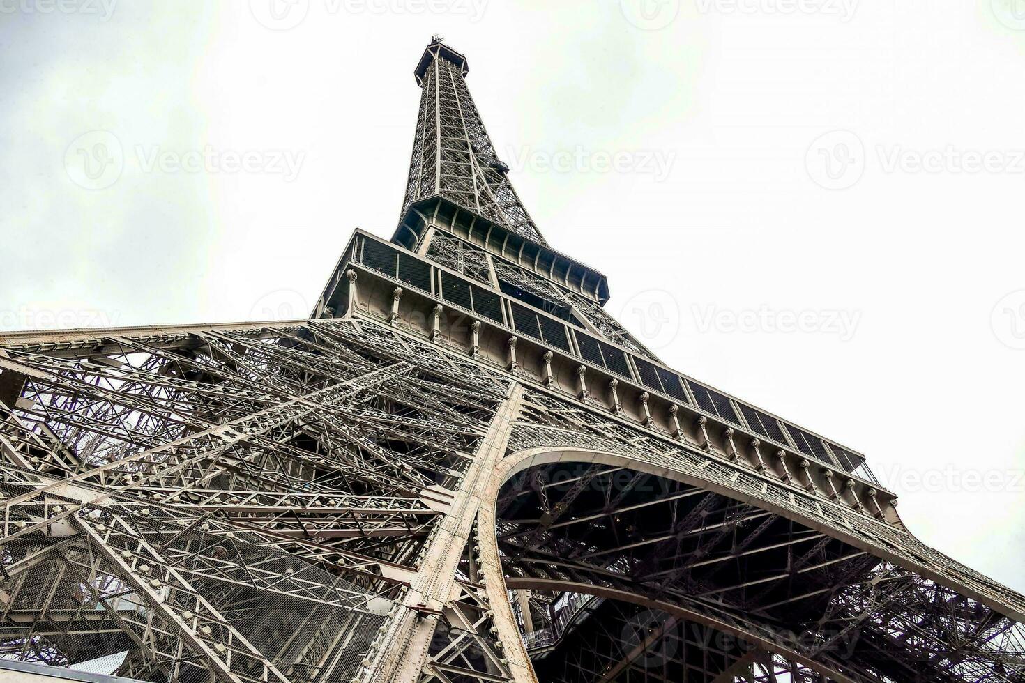 torre eiffel en francia foto