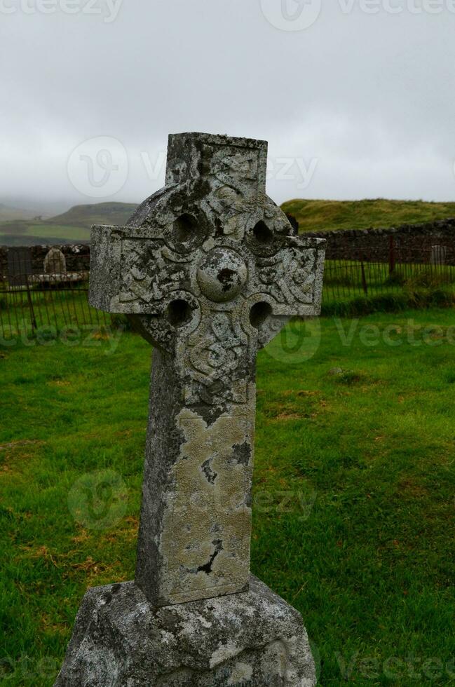 Roca céltico cruzar a dunvegano cementerio foto