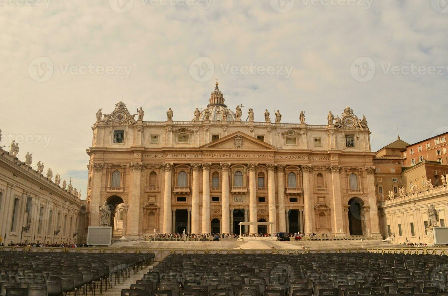 Breathtaking photo of the religious building in vatican city