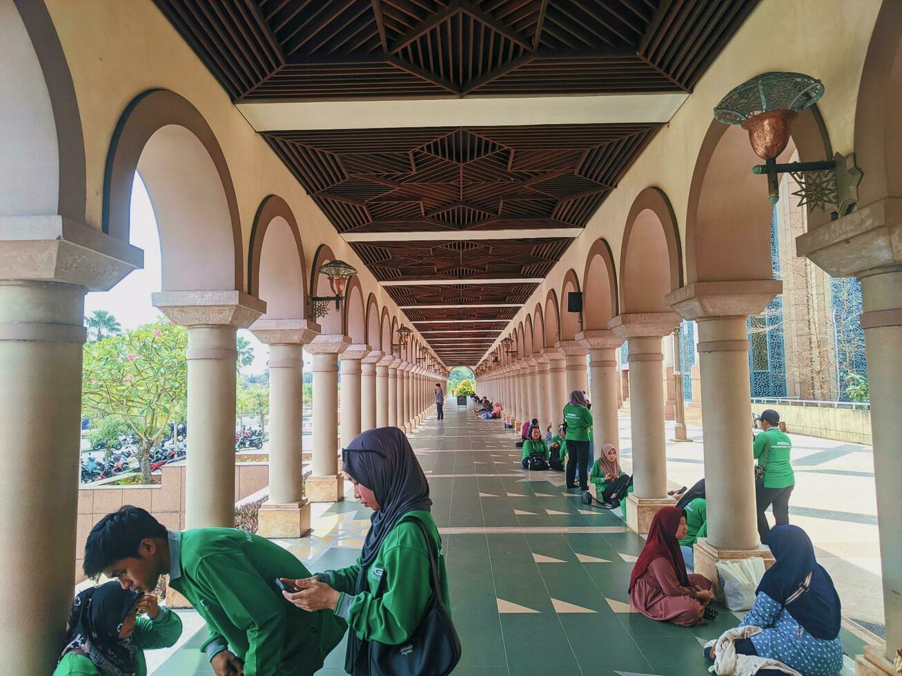 Samarinda Kalimantan Timur, Indonesia 17 october 2023. several people were visiting the largest mosque in the city of Samarinda, namely the Islamic Center photo