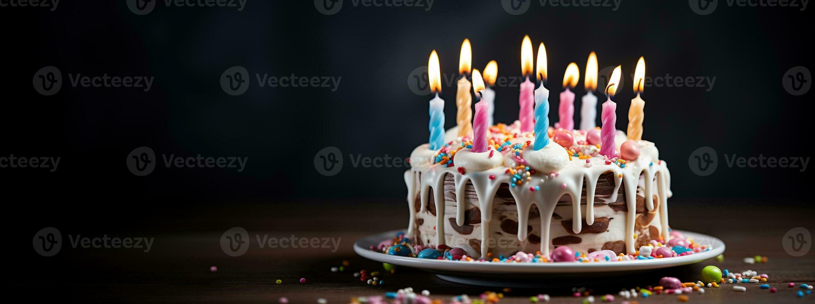 generativo ai, cumpleaños hermosa pastel con Fruta y velas, bandera para Felicidades foto