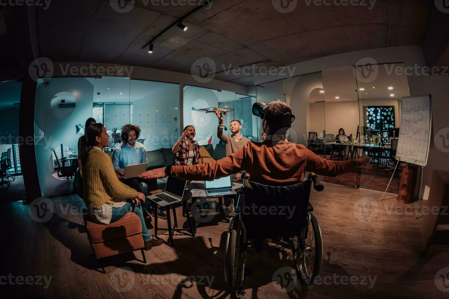 diverso grupo de personas en el oficina foto