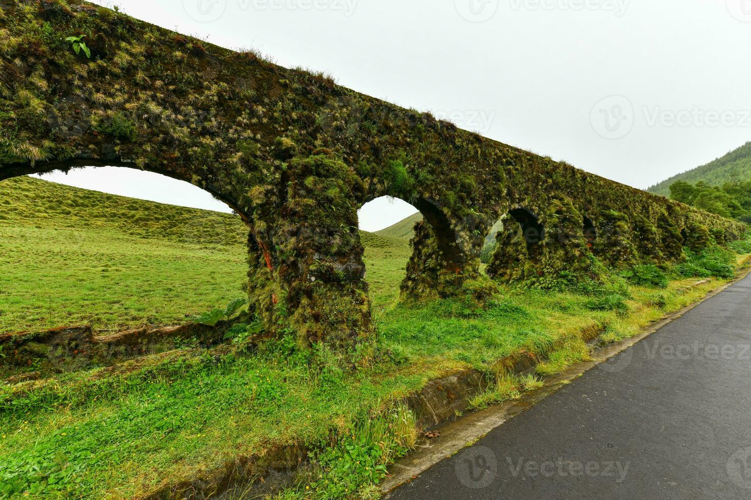 Nove Janelas Aqueduct - Portugal photo