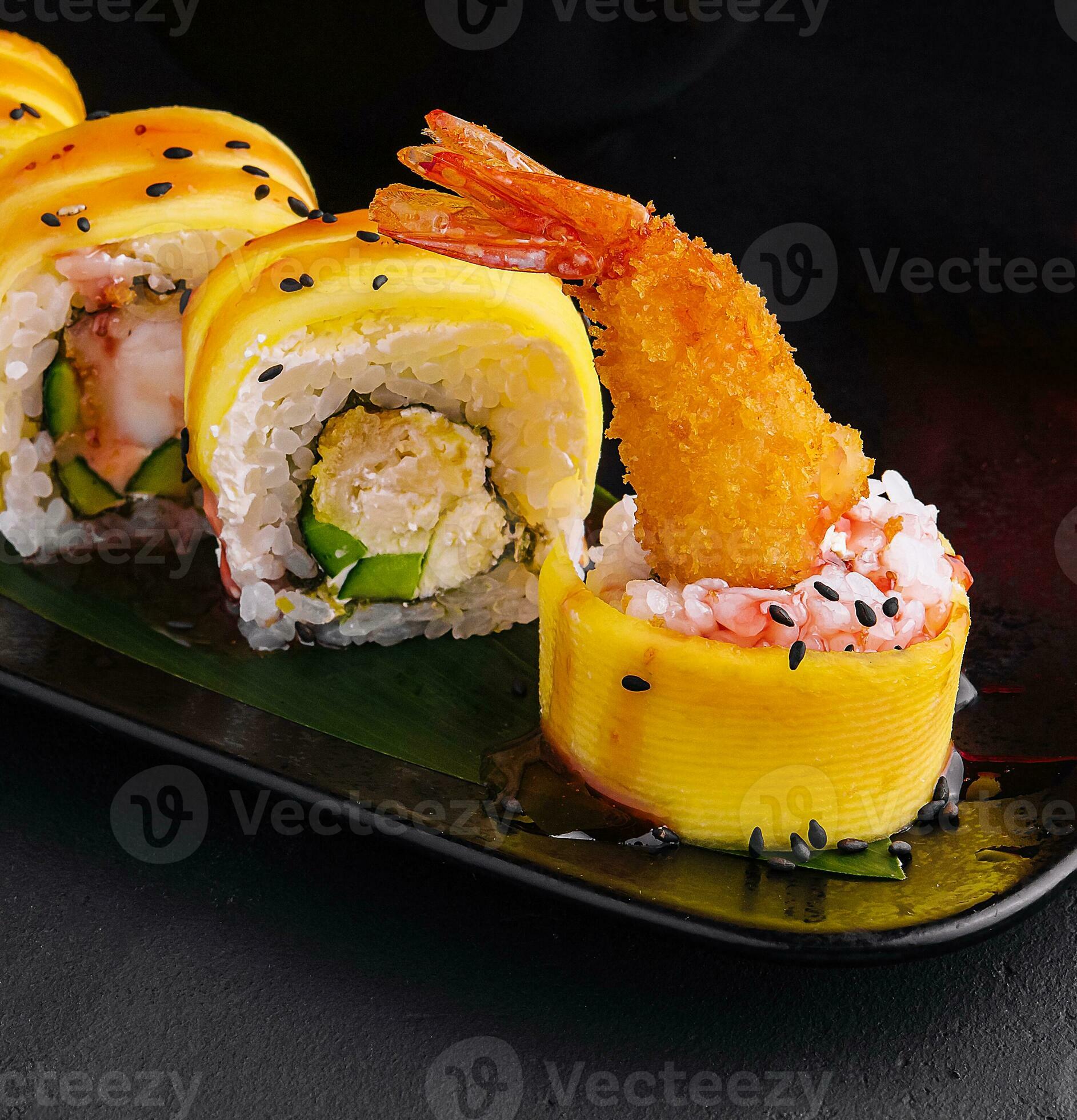 Hot Crispy Deep Fried Sushi Rolls with shrimp 32621365 Stock Photo at