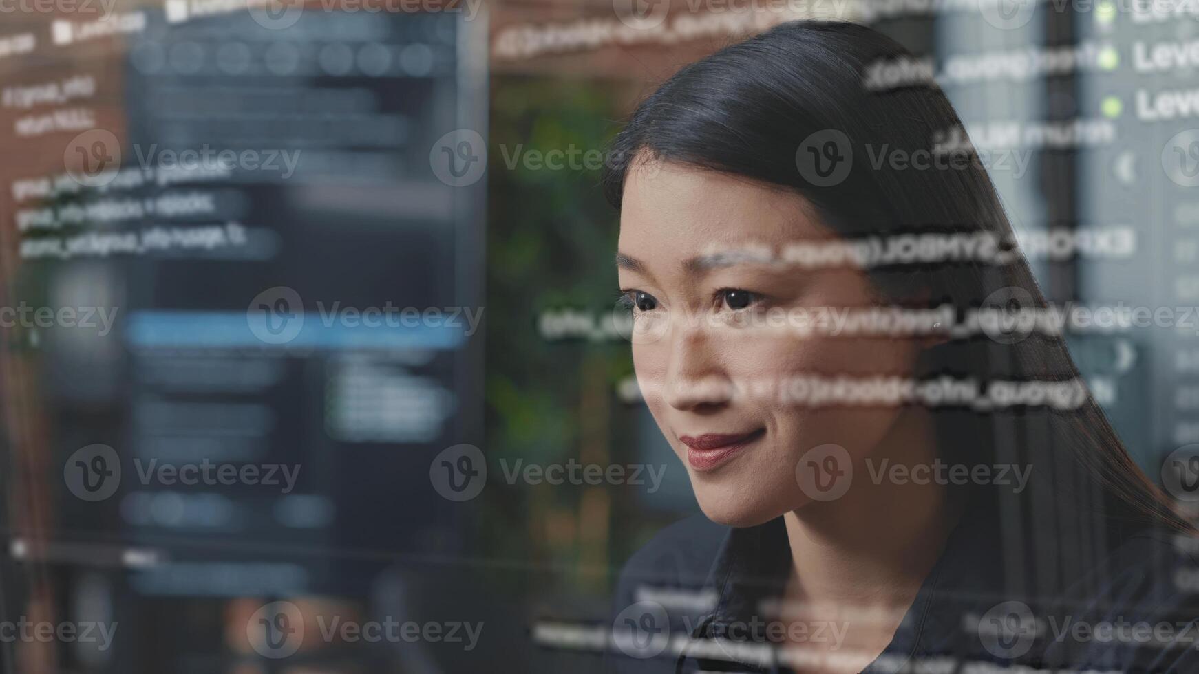 computadora científico utilizando Arkansas tecnología a visualizar guion, escritura código en computadora pantalla mientras en oficina utilizando javascript programación idioma. especialista trabajando en fijación empresa servidores errores foto