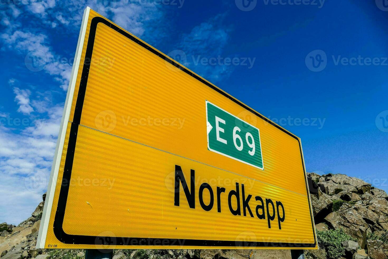 the road sign for nordkapp photo