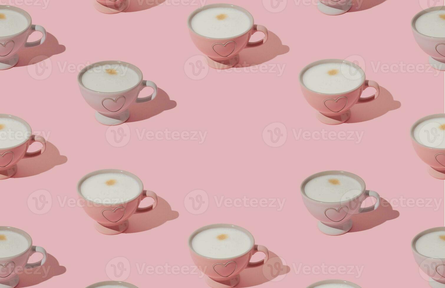 de moda modelo hecho de rosado y blanco taza de café en pastel rosado antecedentes con Copiar espacio. creativo café concepto. mínimo modelo antecedentes idea. café estético. foto