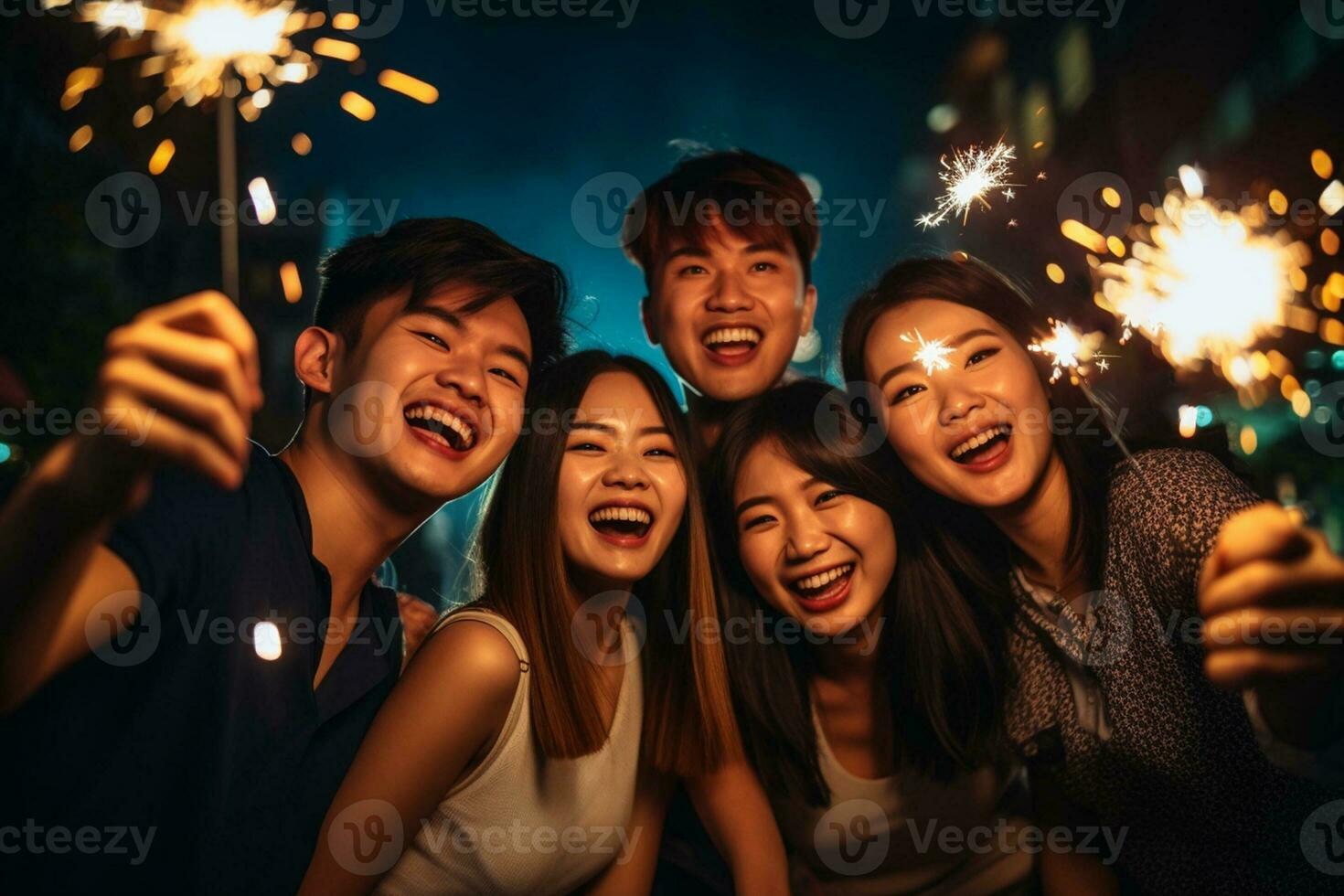 grupo de asiático amigos disfrutando fuegos artificiales durante festival, ai generativo foto