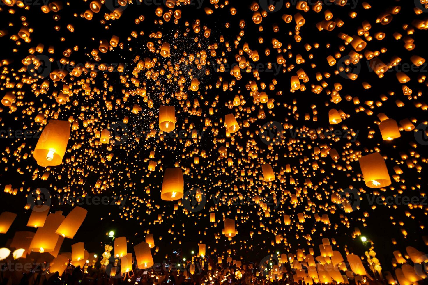 Yee Peng Festival in Thailand photo