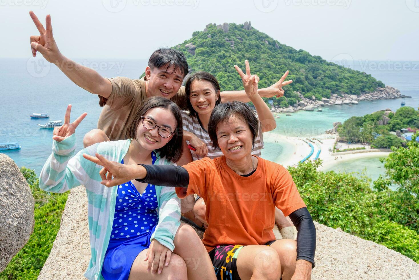 Thai tourists at Koh Nang Yuan island photo