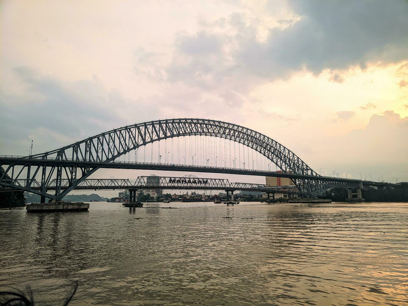 Samarinda Kalimantan Timur, Indonesia 25 october 2023. view of the Mahakam bridge in the city of Samarinda, East Kalimantan photo