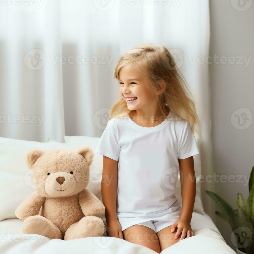 Bosquejo de un blanco camiseta en un niño habitación. suave beige interior para un bebe.ai Generacion foto