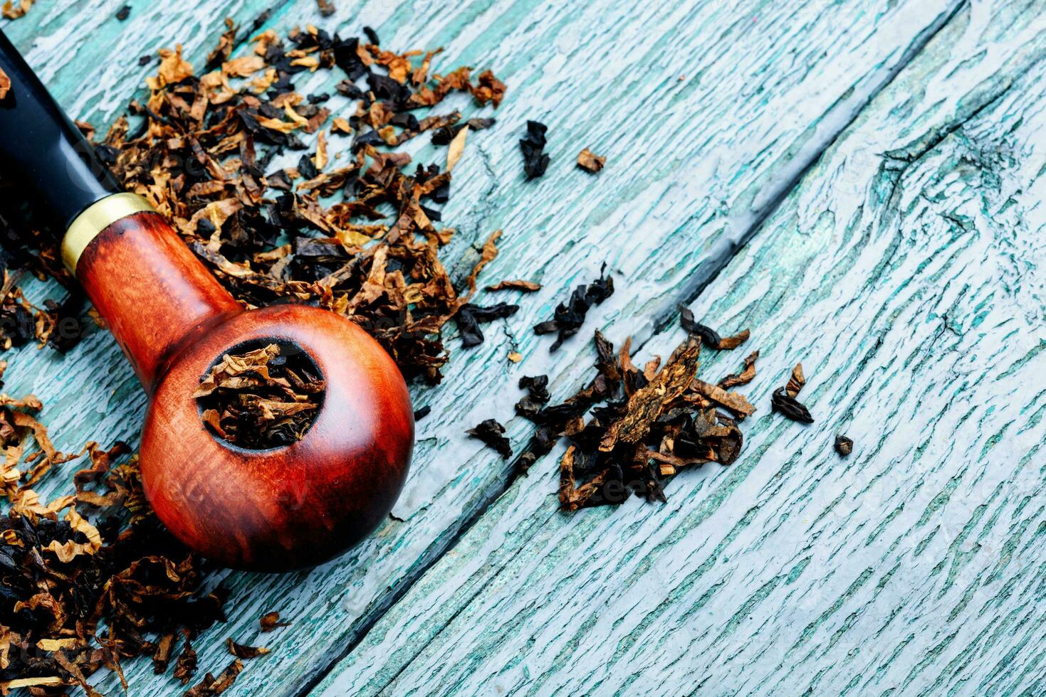 Smoker tobacco pipe photo