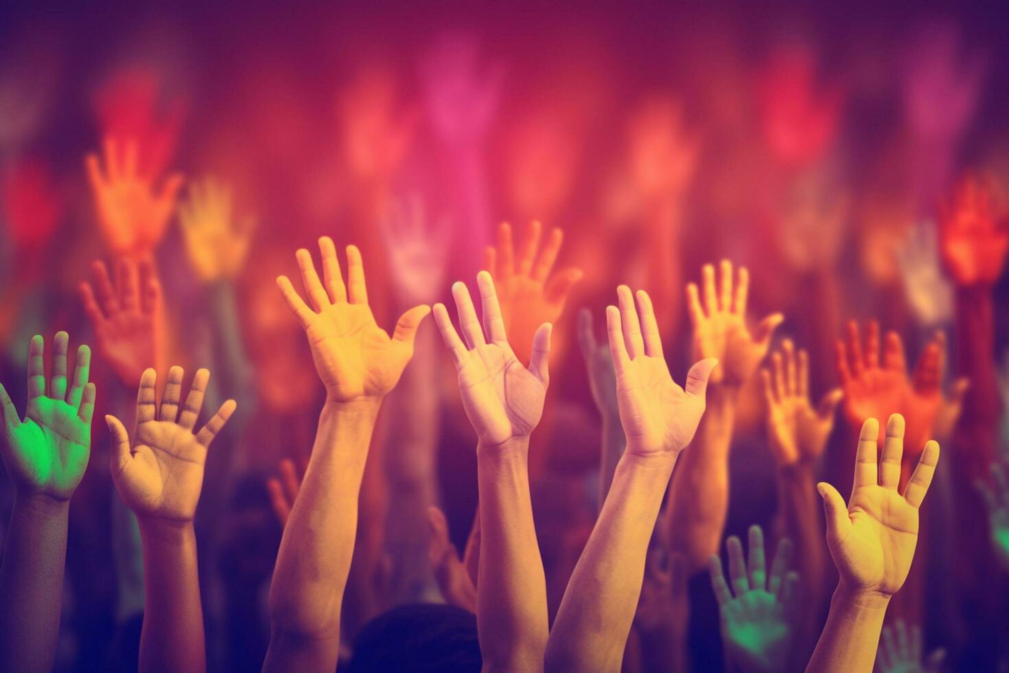 multitud aplausos con manos elevado en el aire a un música festival ai generado foto
