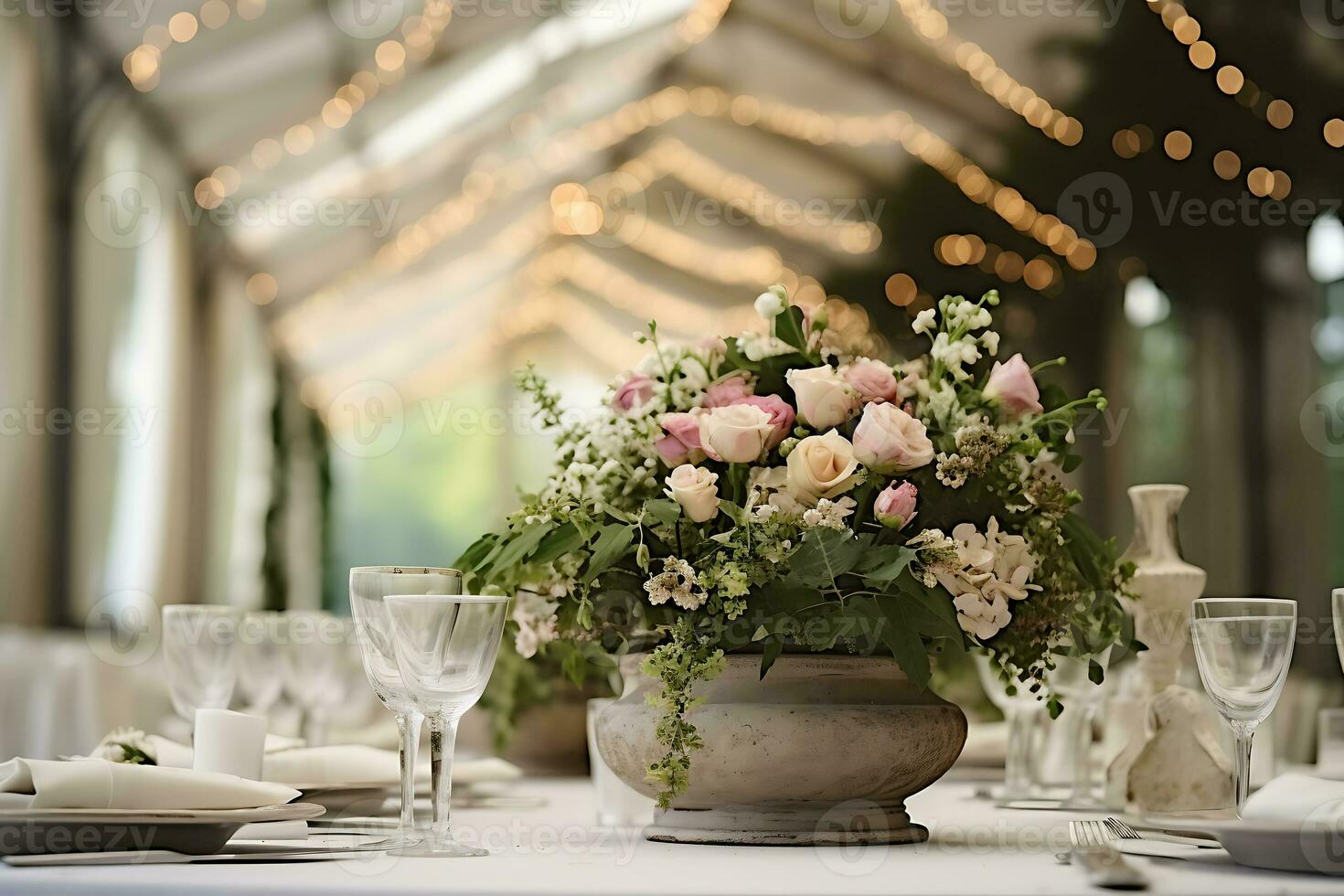 flores decorado mesa en un salón preparado para un ceremonia, ai generativo foto