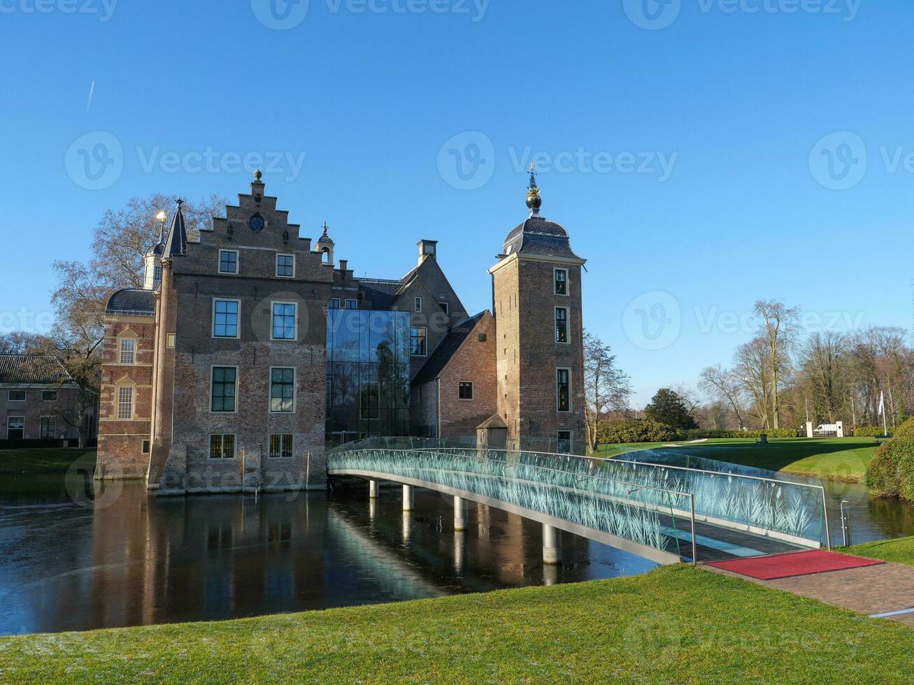 the castle of ruurlo in the netherlands photo