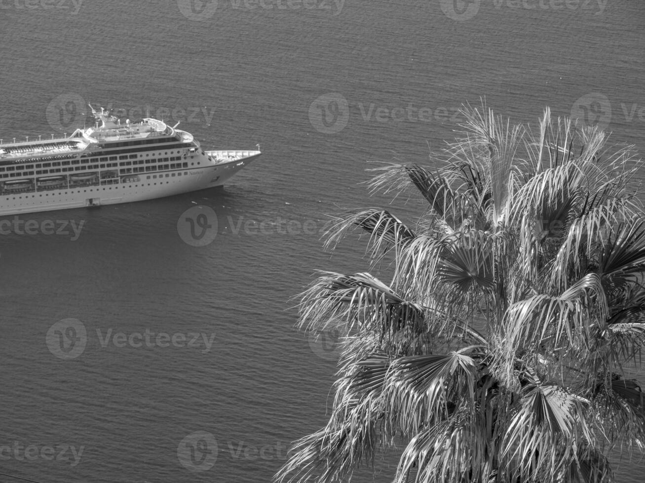 the island of santorin photo