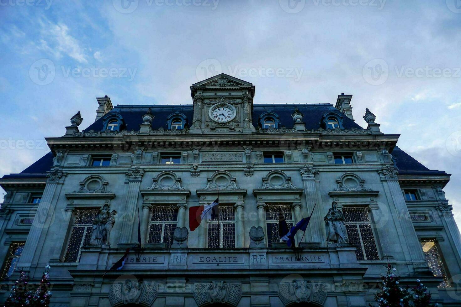 pueblo salón en París foto