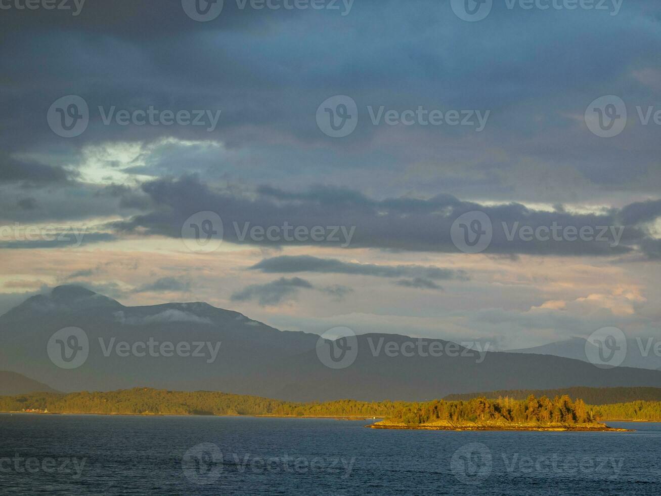 ship cruise in norway photo