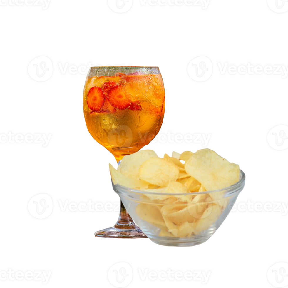 glass with aperitif and tray of chips- png