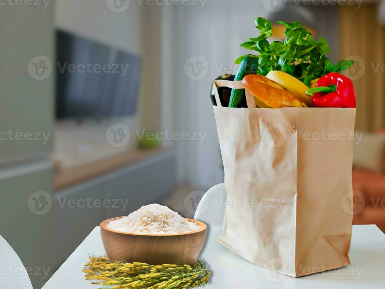 blanco arroz cereal y llamada de socorro papel bolso lleno con vegetales foto