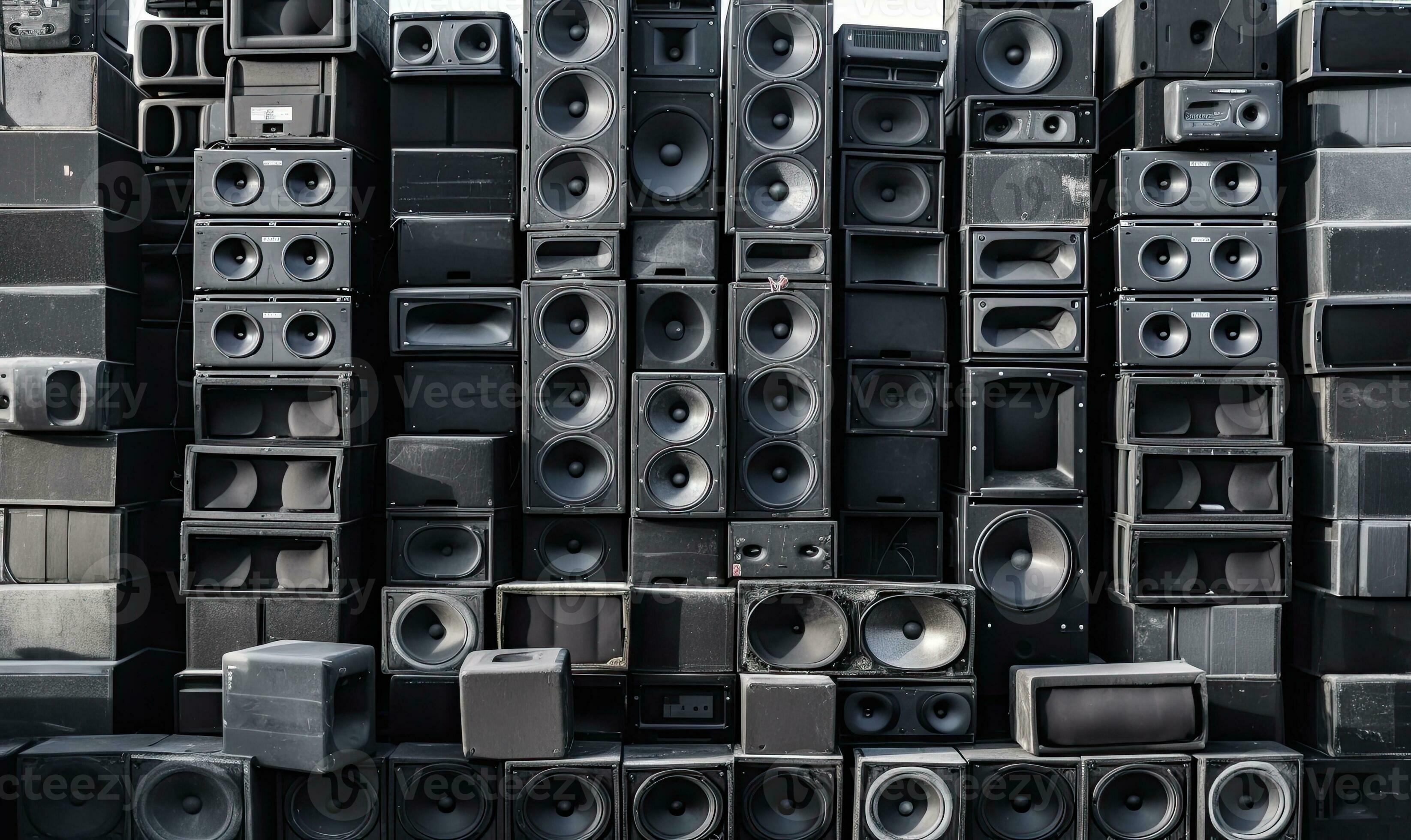 アート・デザイン・音楽 STACKS 2 Sculpture “Daft Punk Random Access Memories 1000%” from Be