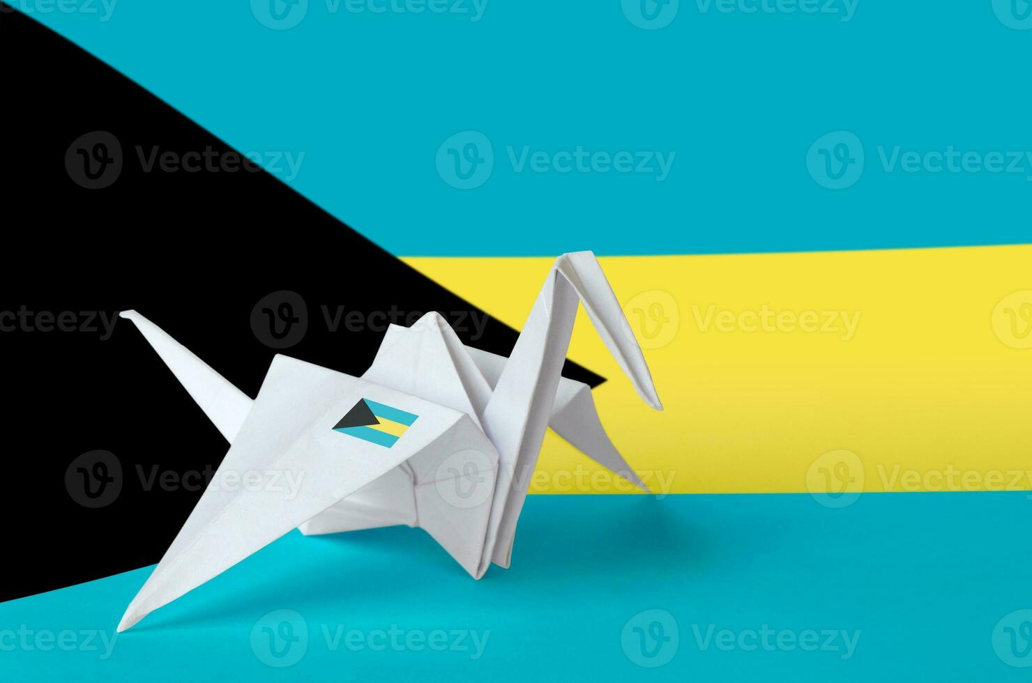 bahamas bandera representado en papel origami grua ala. hecho a mano letras concepto foto