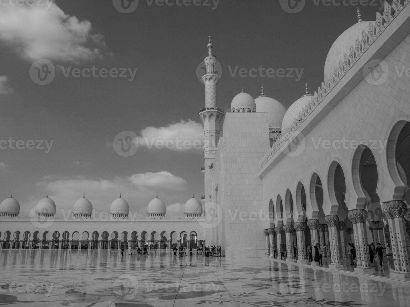 mosque in Abu dhabi photo