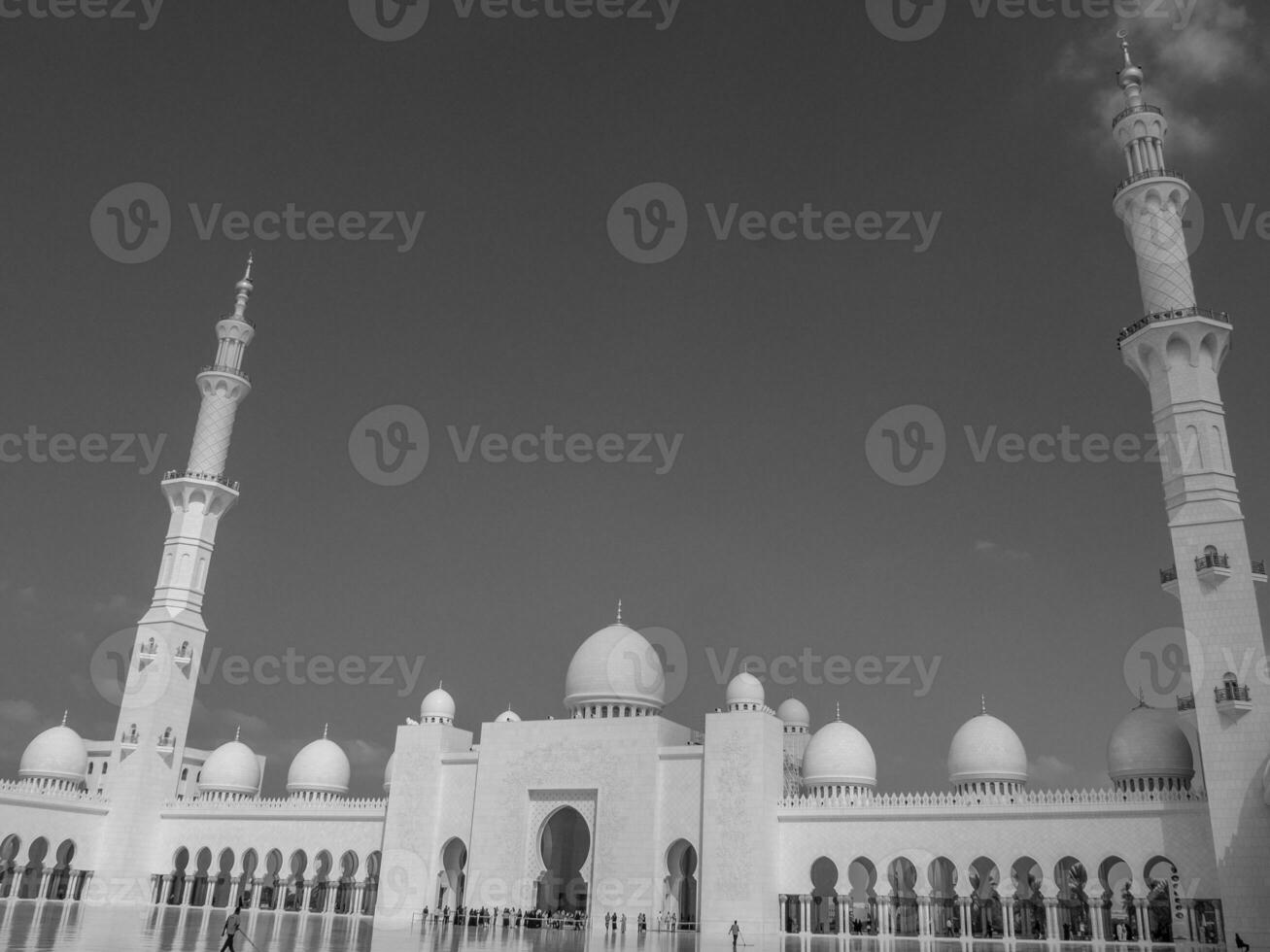 mosque in Abu dhabi photo