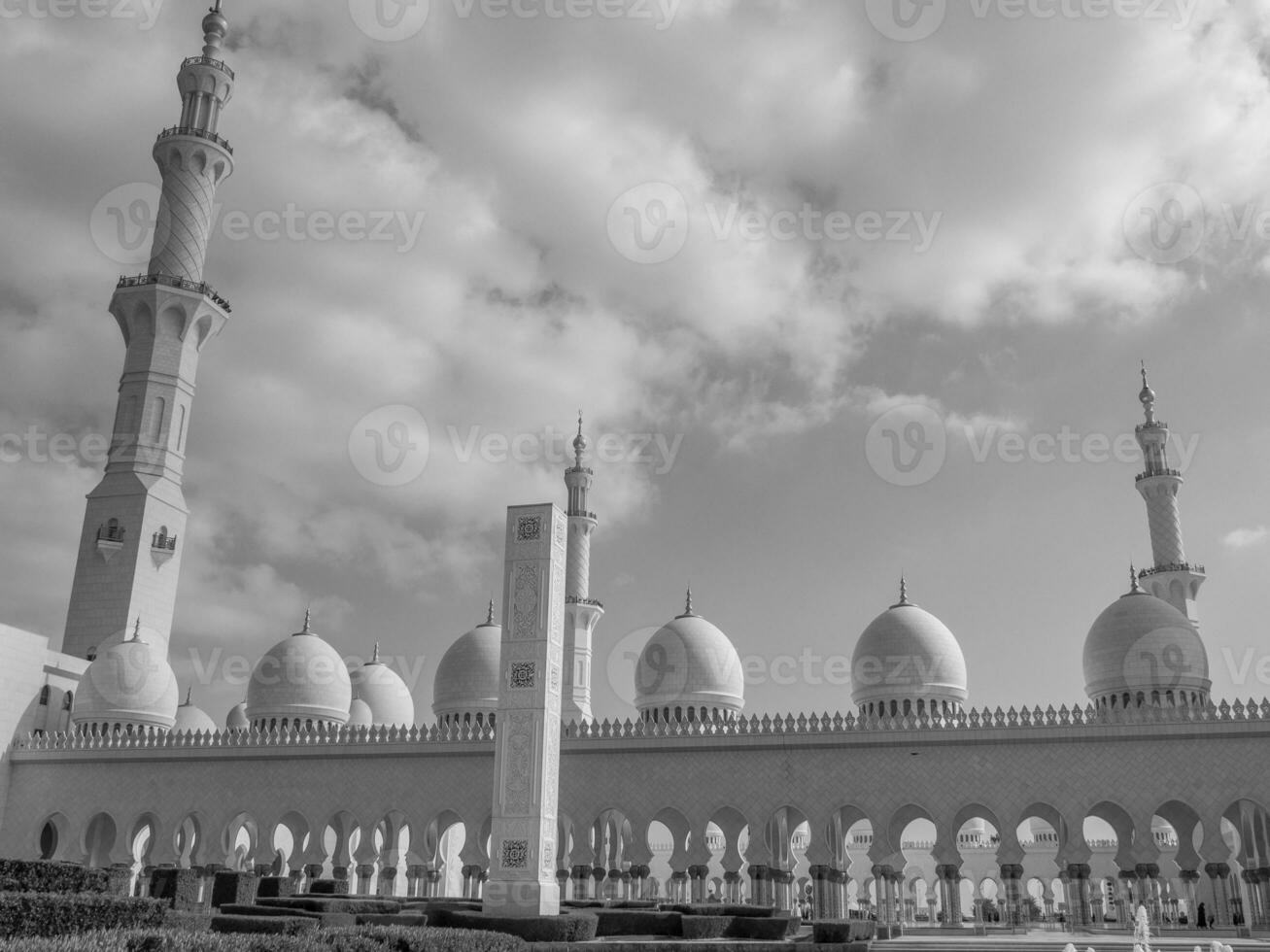 mosque in Abu dhabi photo