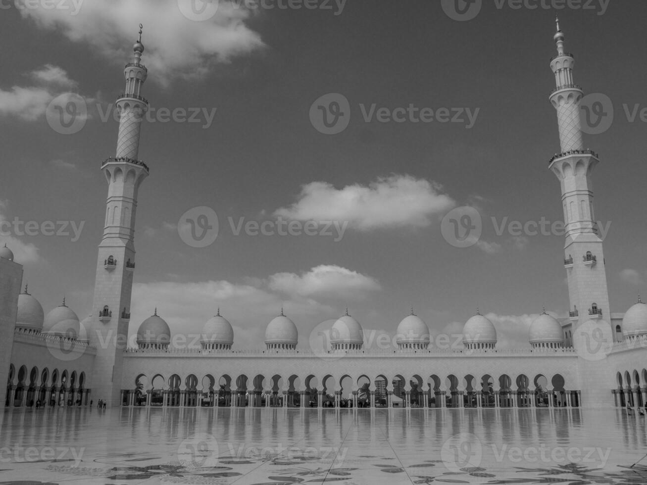 mosque in Abu dhabi photo