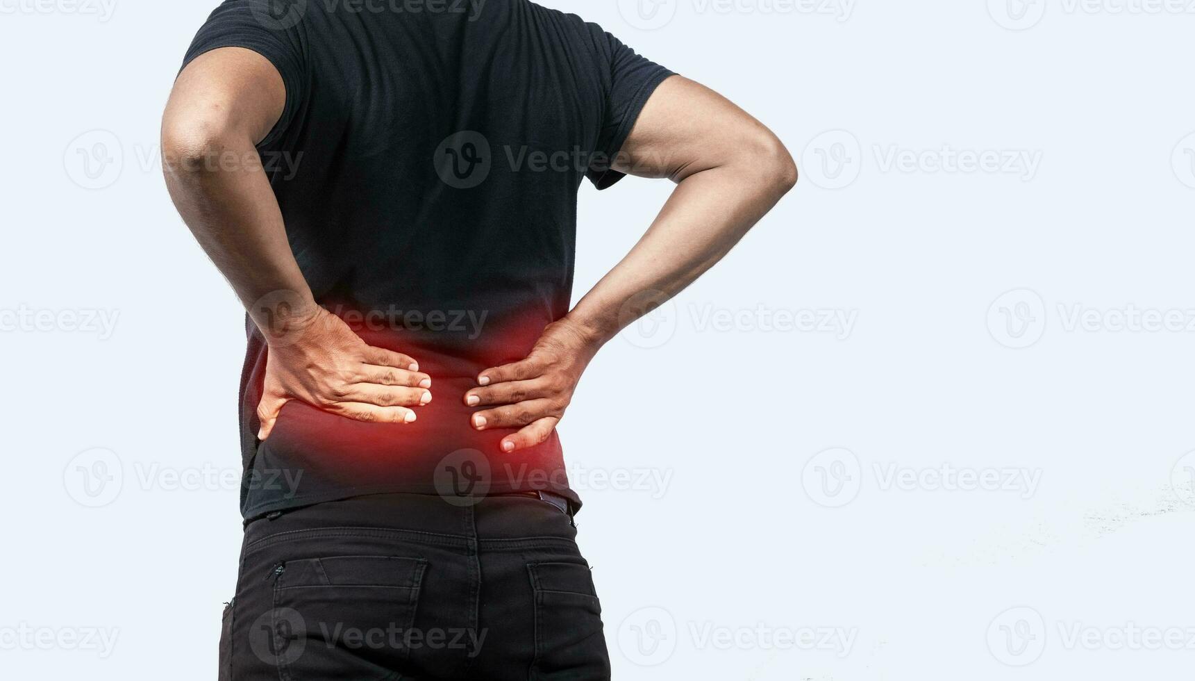 un dolorido hombre con espalda dolor, hombre con espina problemas, persona con espalda problemas en aislado fondo, lumbar problemas concepto foto