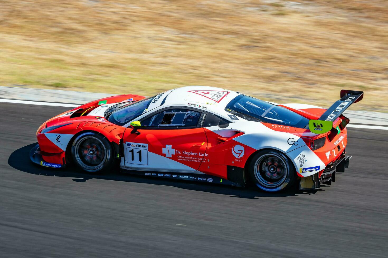 ferrari 488 gt3. automovilismo y carreras. deporte coche y superdeportivo acción fotografía. foto