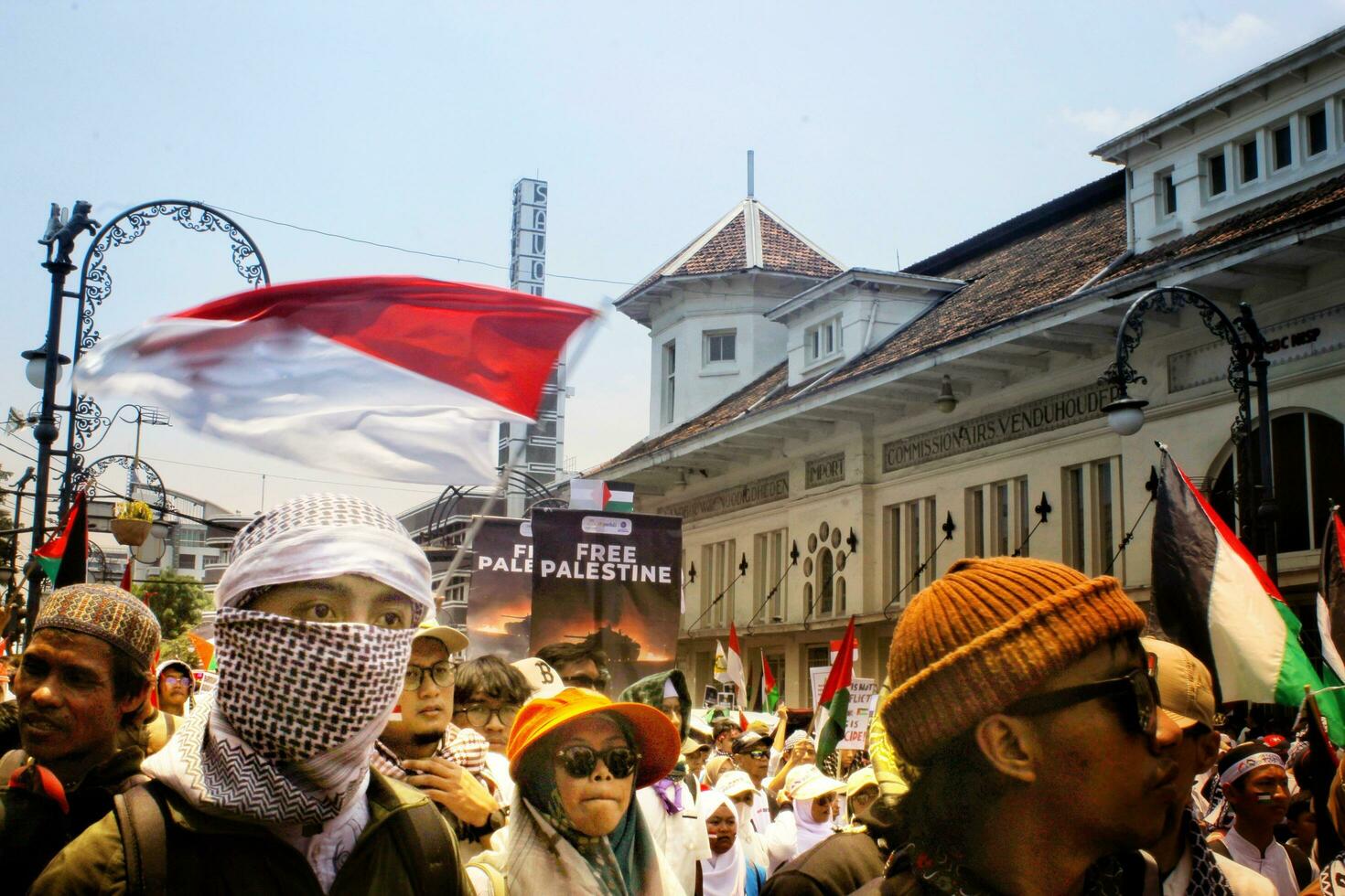 Bandung City, West Java, Indonesia. 21 October 2023. Demonstration on supporting Free Palestine. Freedom for Palestine. photo