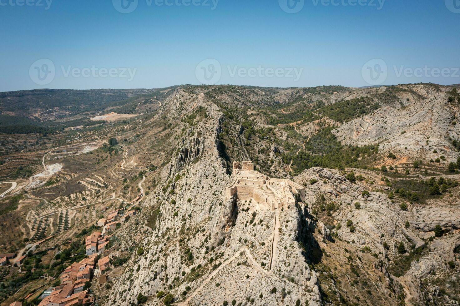 aéreo ver de el templarios castillo de castellote foto