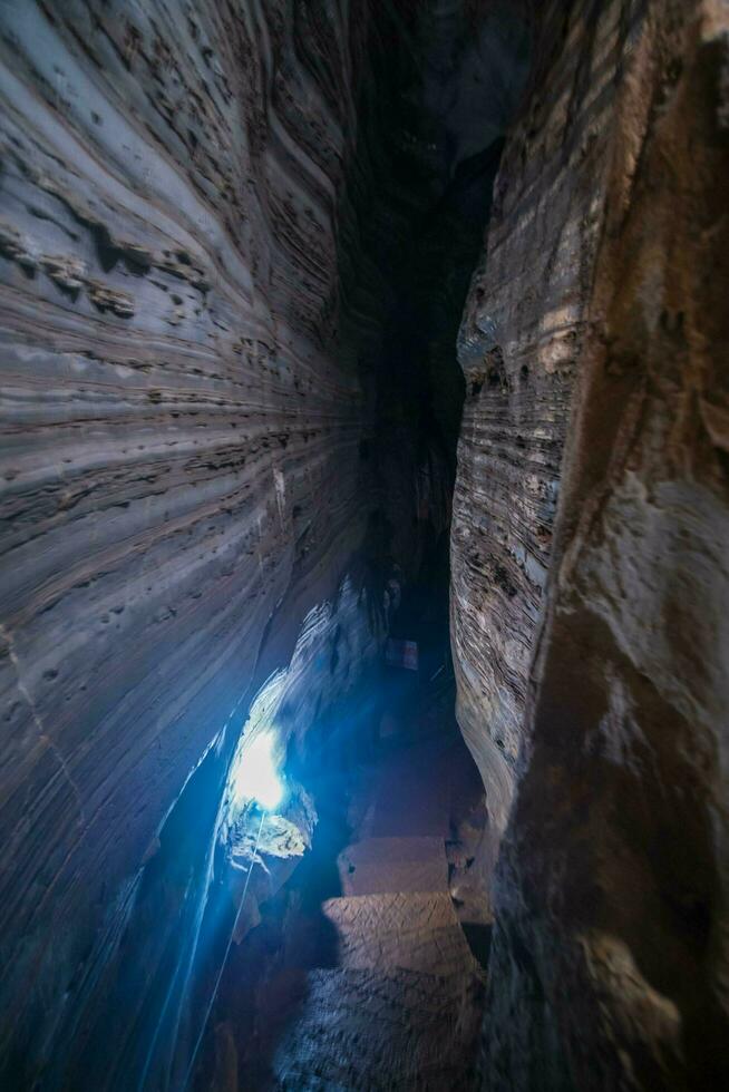 invisible en tailandia, el azul cueva caracteristicas un natural azul mármol color modelo en sus paredes foto