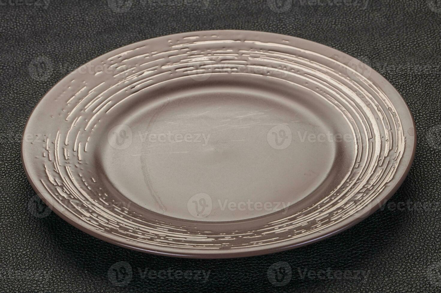 plato de cerámica vacío foto