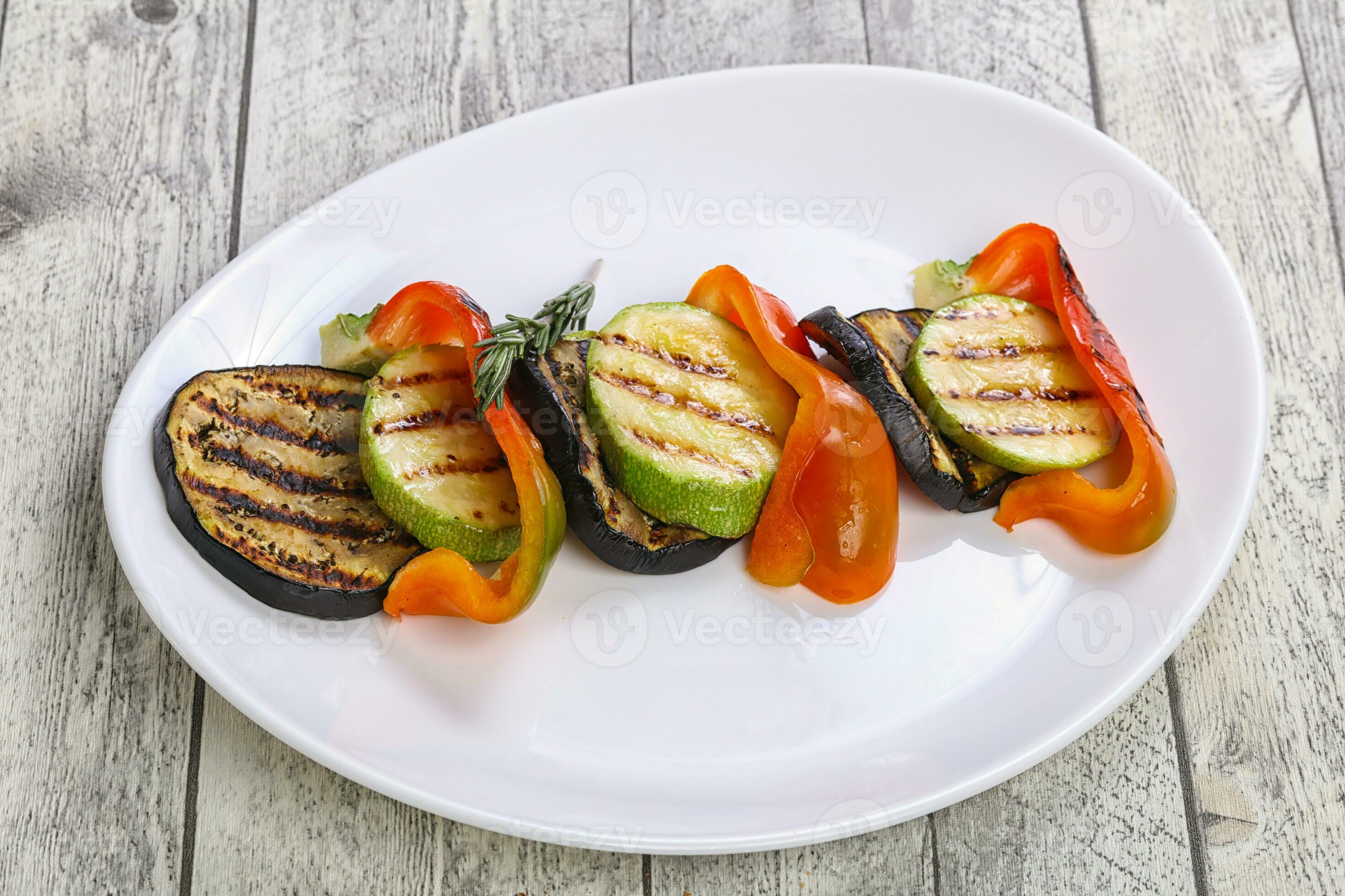 Grilled vegetables eggplant, zucchini and pepper 34074195 Stock Photo
