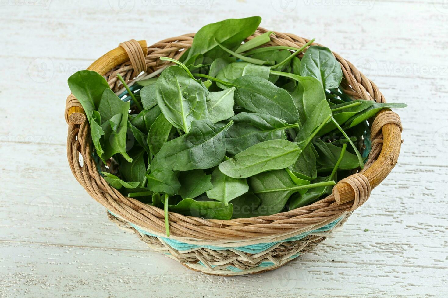 Spinach leaves in the bowl photo