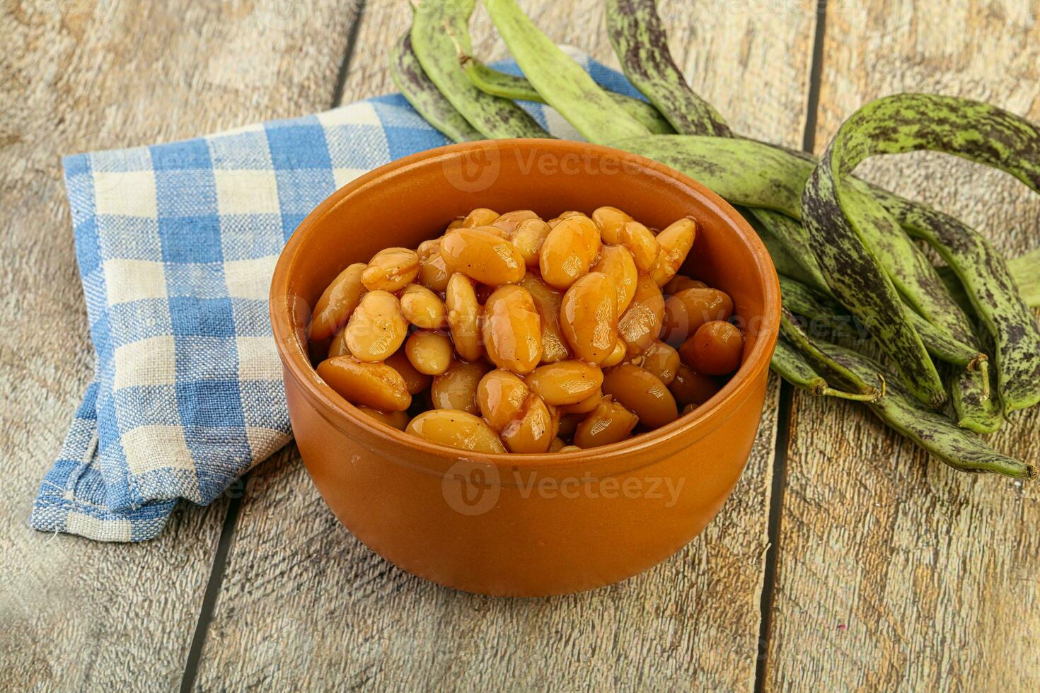 White bean in tomato sauce photo