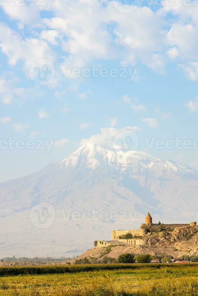 khor virap monasterio con ararat montaña foto