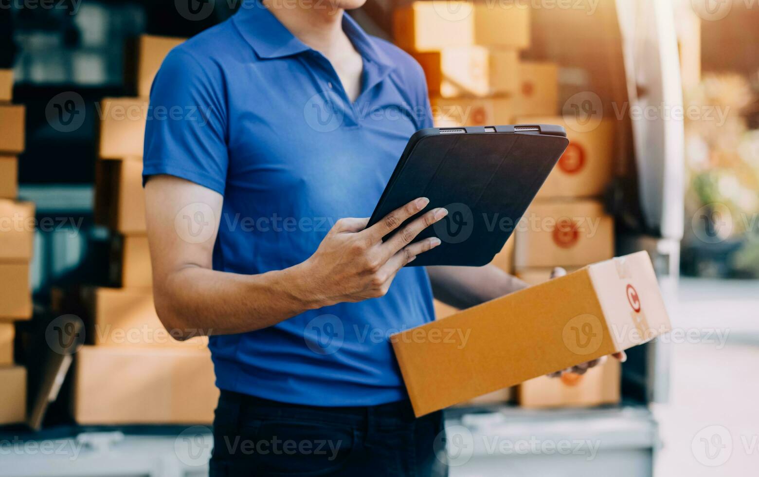 Business woman start up small business entrepreneur SME success .freelance woman working at home with Online Parcel delivery. SME and packaging deliveryconcept photo